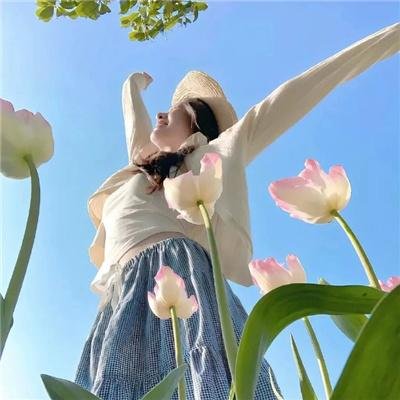 伴游女王